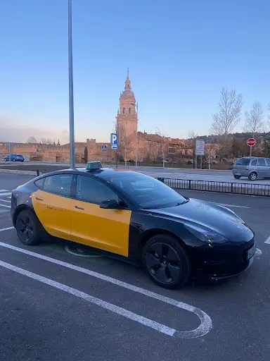 Taxi Barcelona Tesla