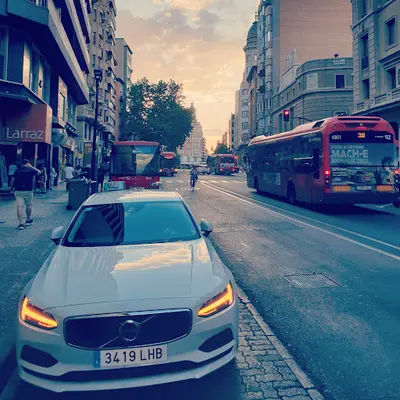 Taxi Tesla Huesca. Ángel Arguis