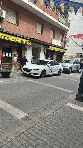 Edson Figueroa taxis