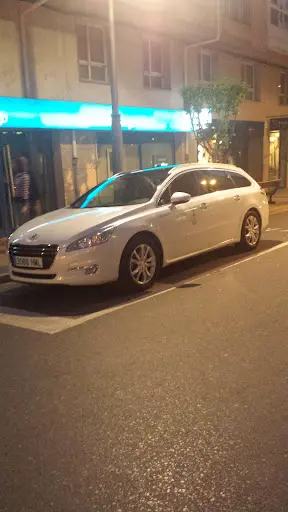 Taxi Raul Monforte de Lemos