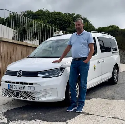 Taxi Adaptado Outes - LORENZO
