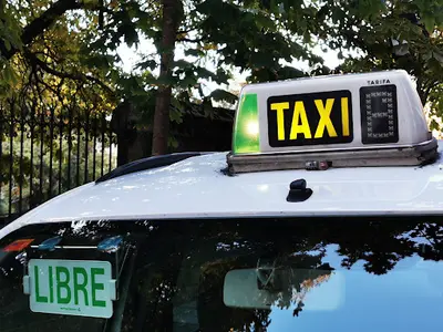 Parada de Taxis (Frente estación autobuses)