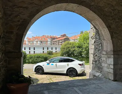 Taxi Tesla- San Vicente de la Barquera