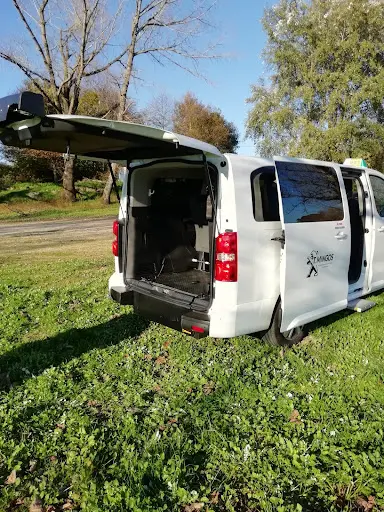 Belén y Roberto Taxi Tui 8 plazas ó 6 + silla de ruedas
