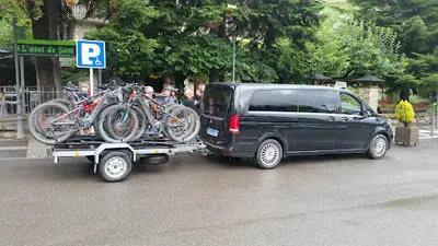 Taxi Joan Berdie